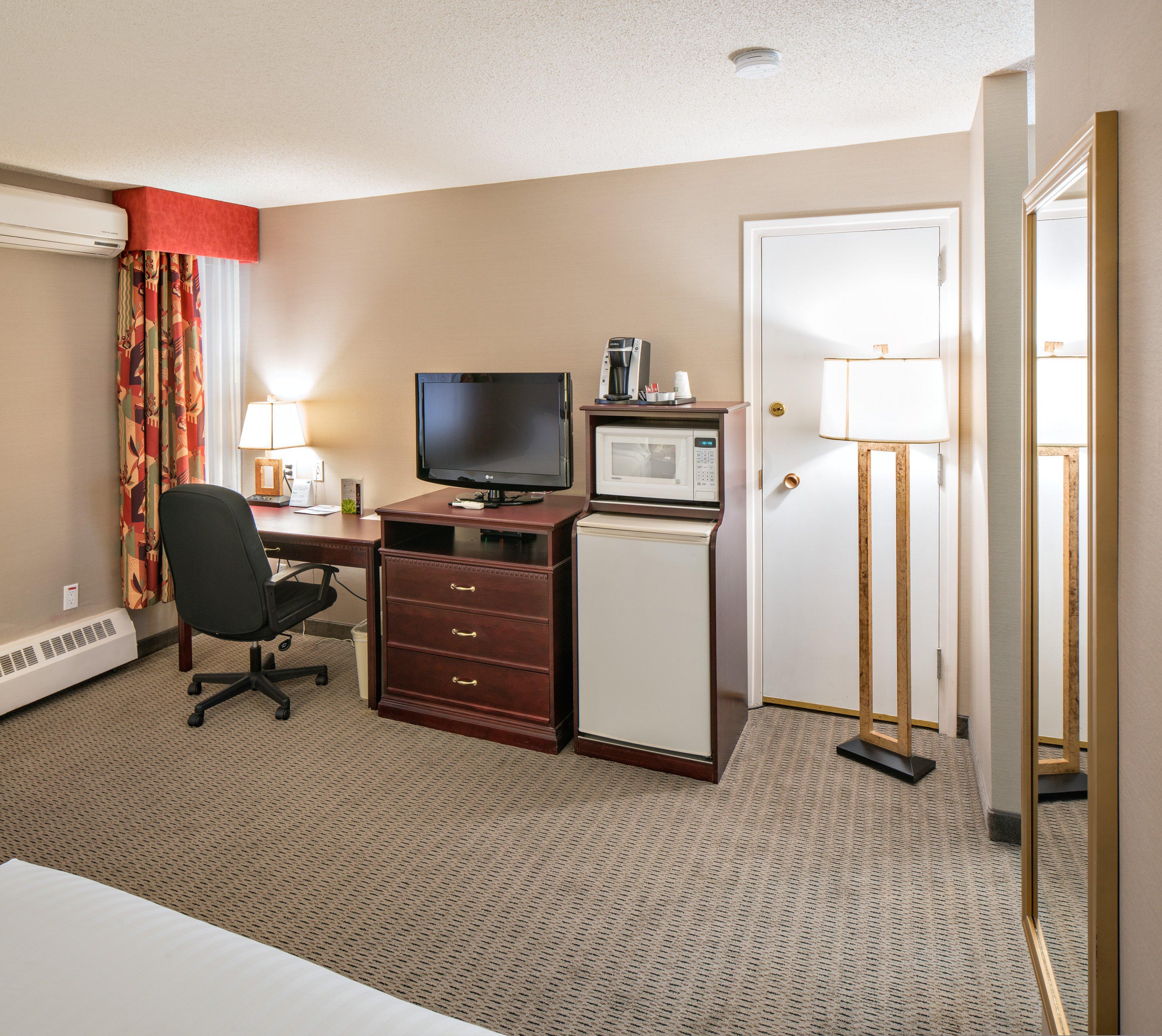 Holiday Inn Express Red Deer By Ihg Exterior photo