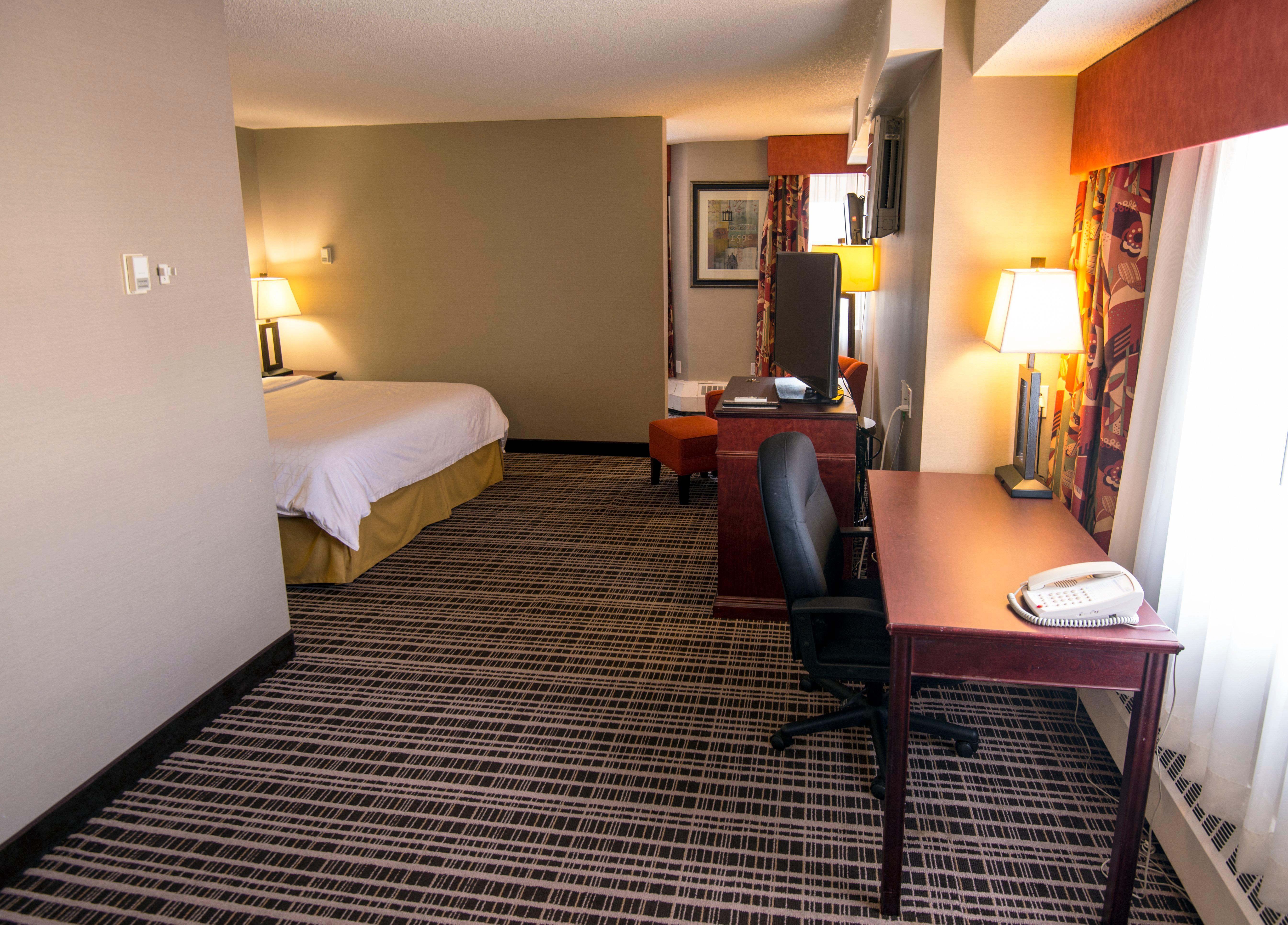 Holiday Inn Express Red Deer By Ihg Exterior photo