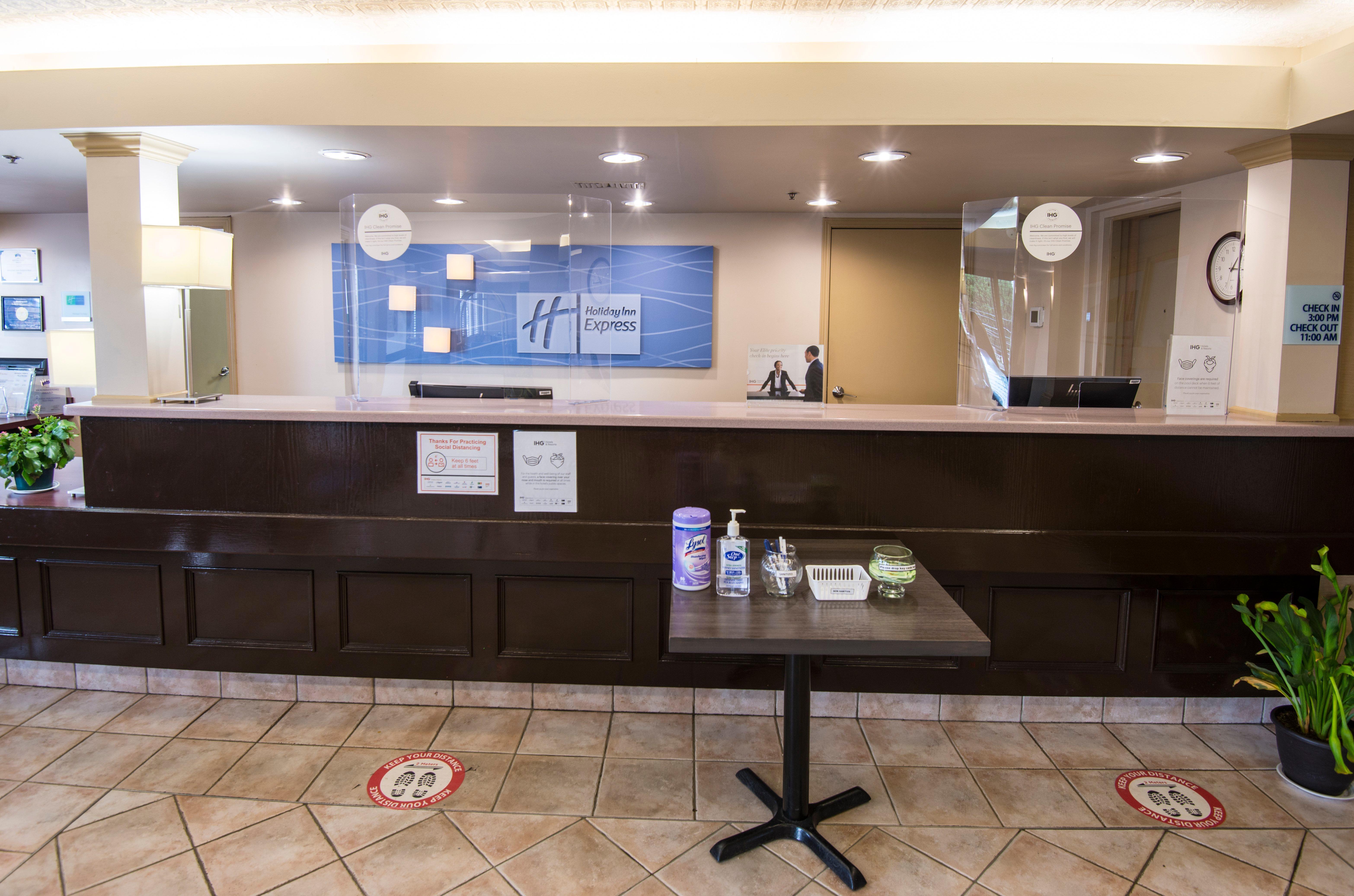 Holiday Inn Express Red Deer By Ihg Exterior photo