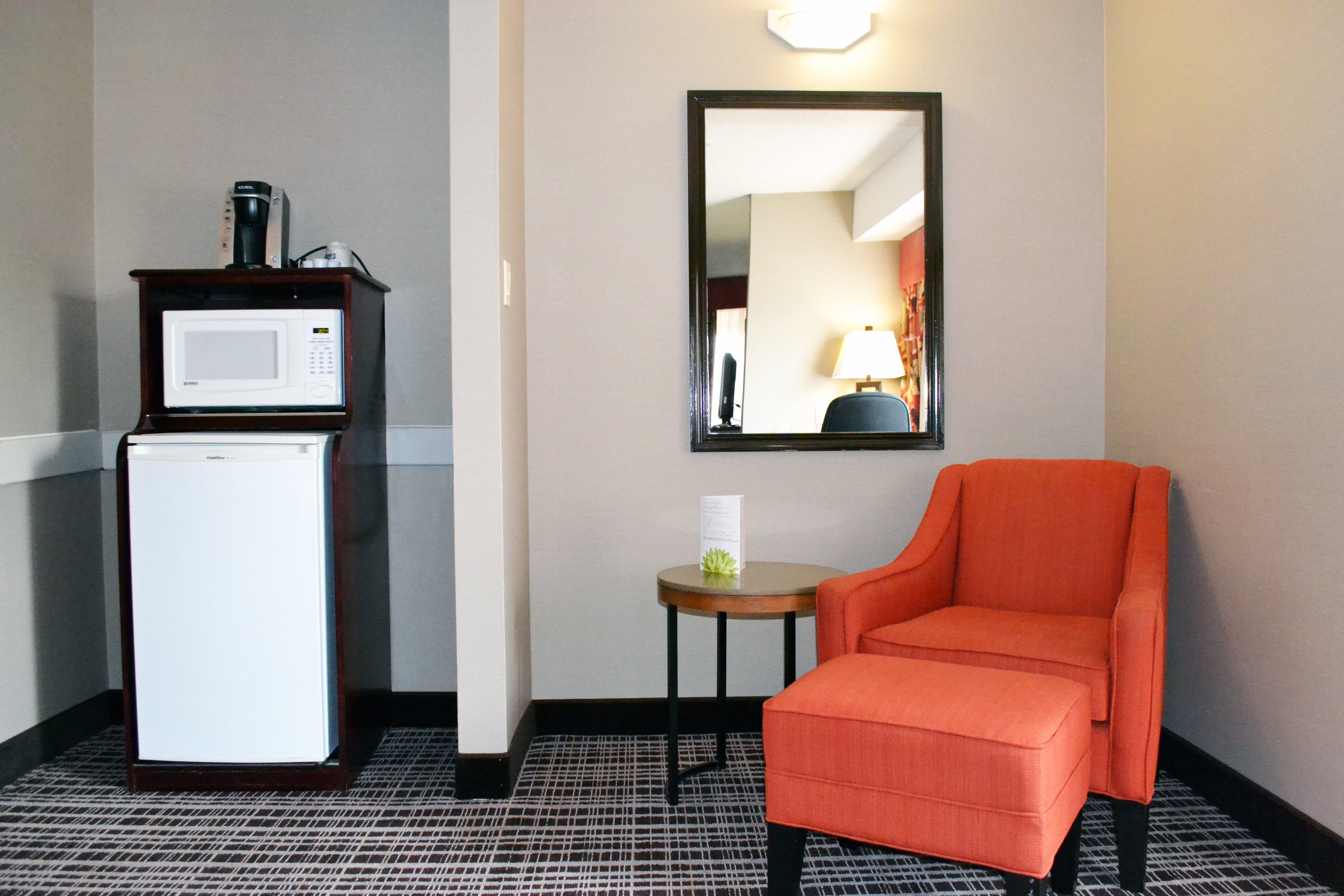 Holiday Inn Express Red Deer By Ihg Exterior photo