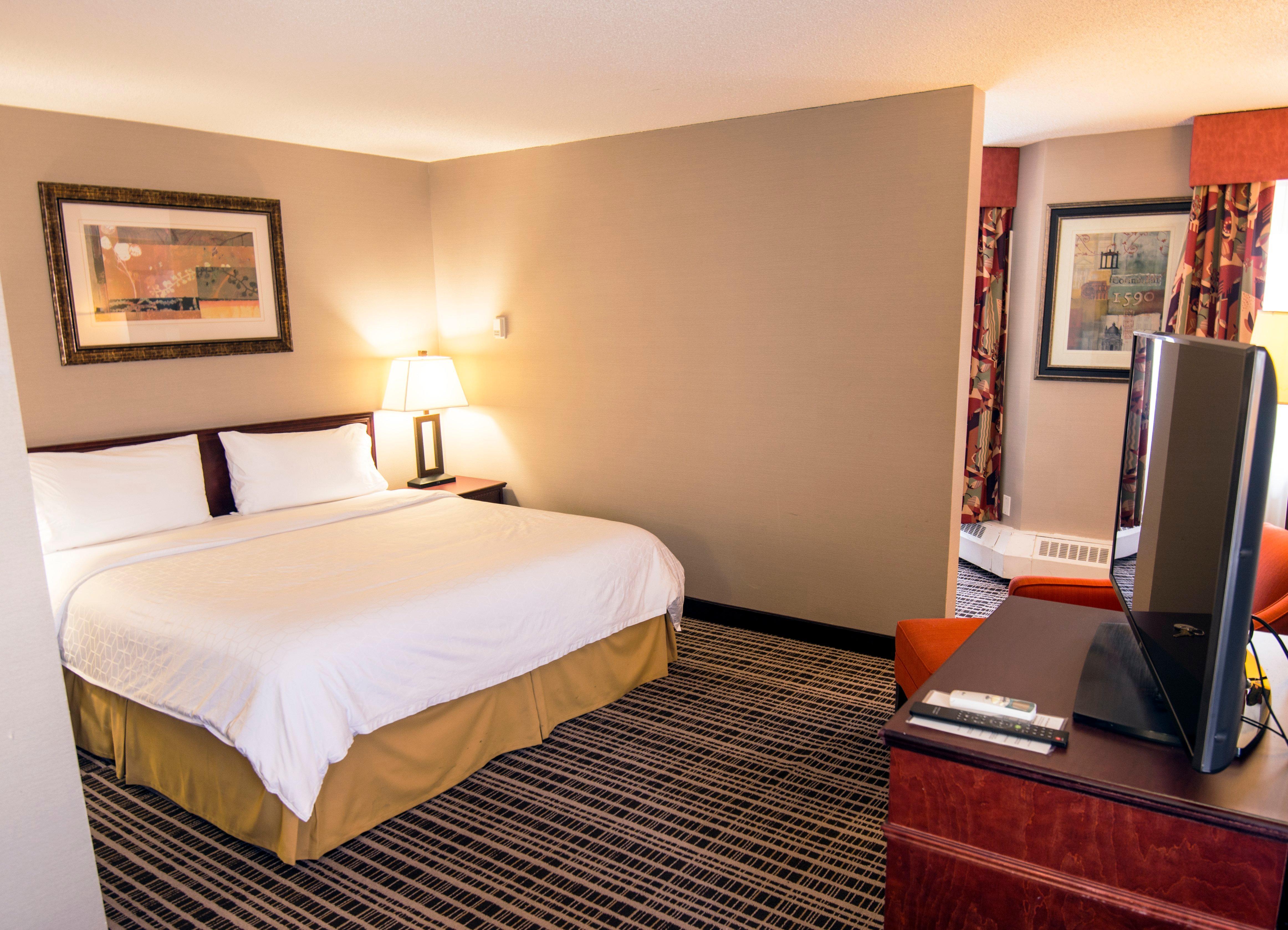 Holiday Inn Express Red Deer By Ihg Exterior photo