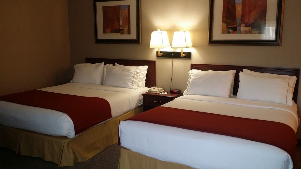 Holiday Inn Express Red Deer By Ihg Exterior photo