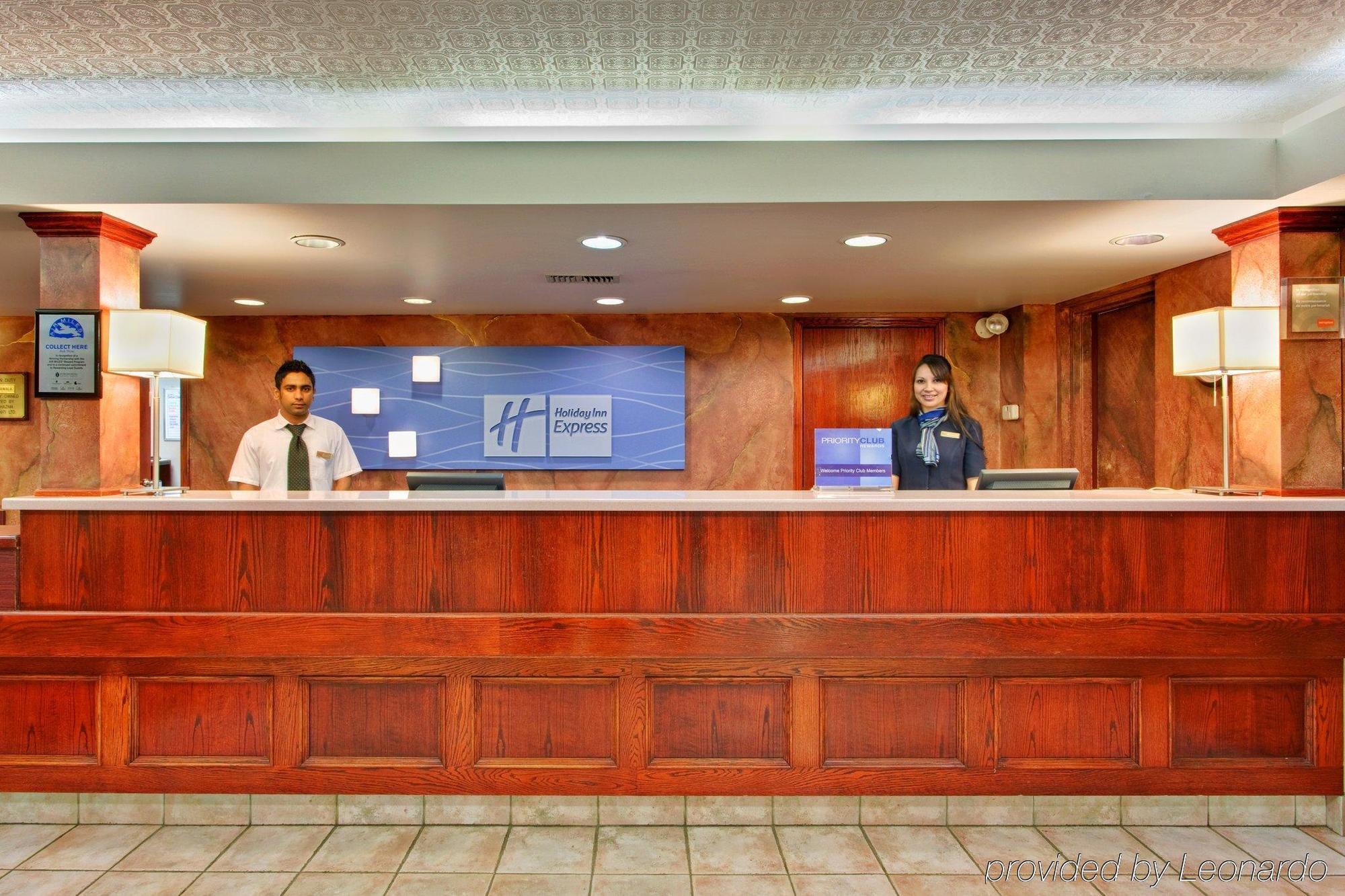 Holiday Inn Express Red Deer By Ihg Interior photo