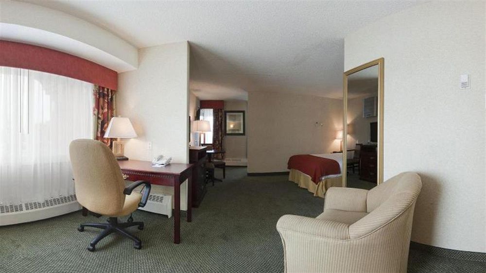 Holiday Inn Express Red Deer By Ihg Exterior photo