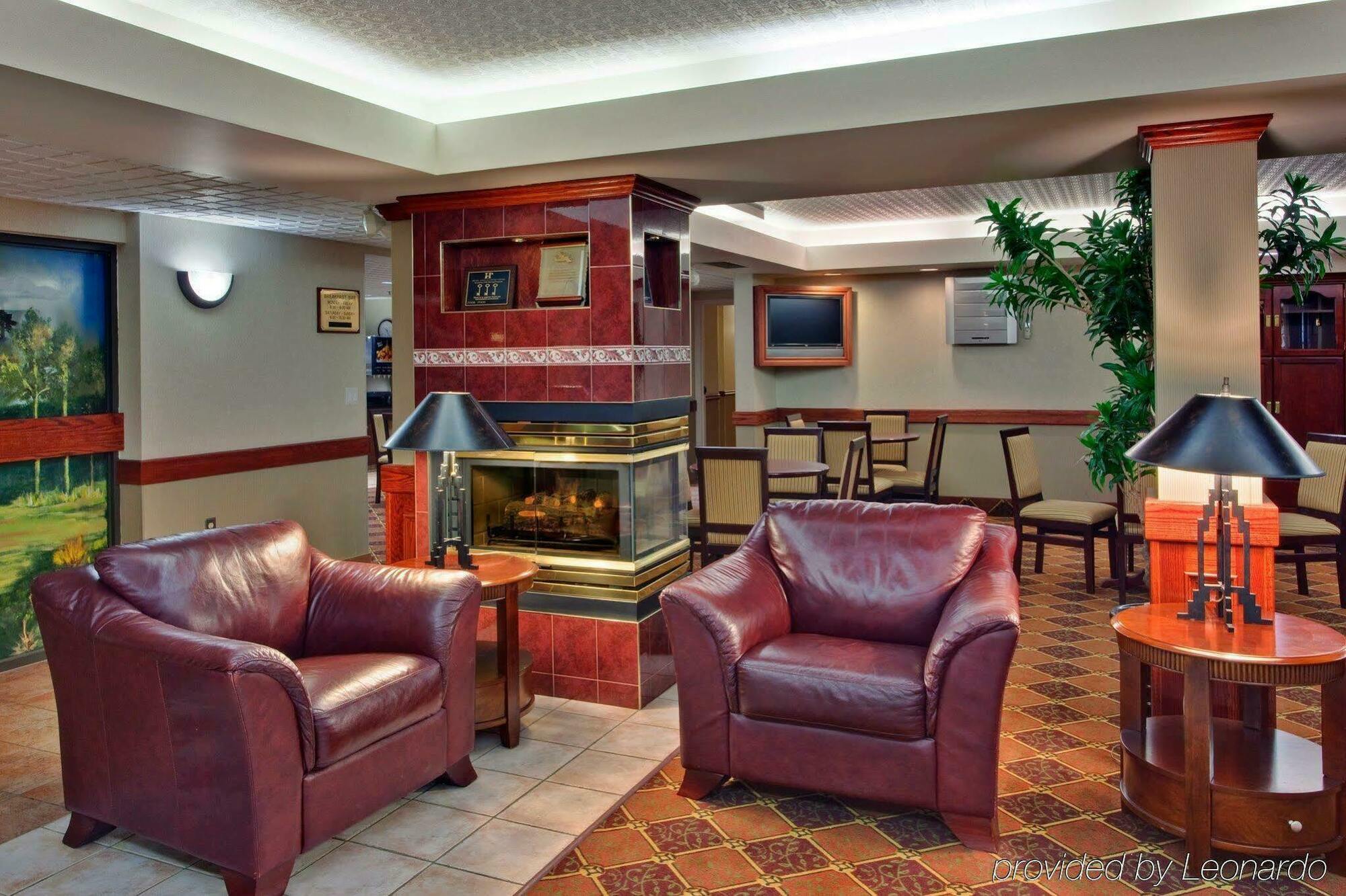 Holiday Inn Express Red Deer By Ihg Exterior photo