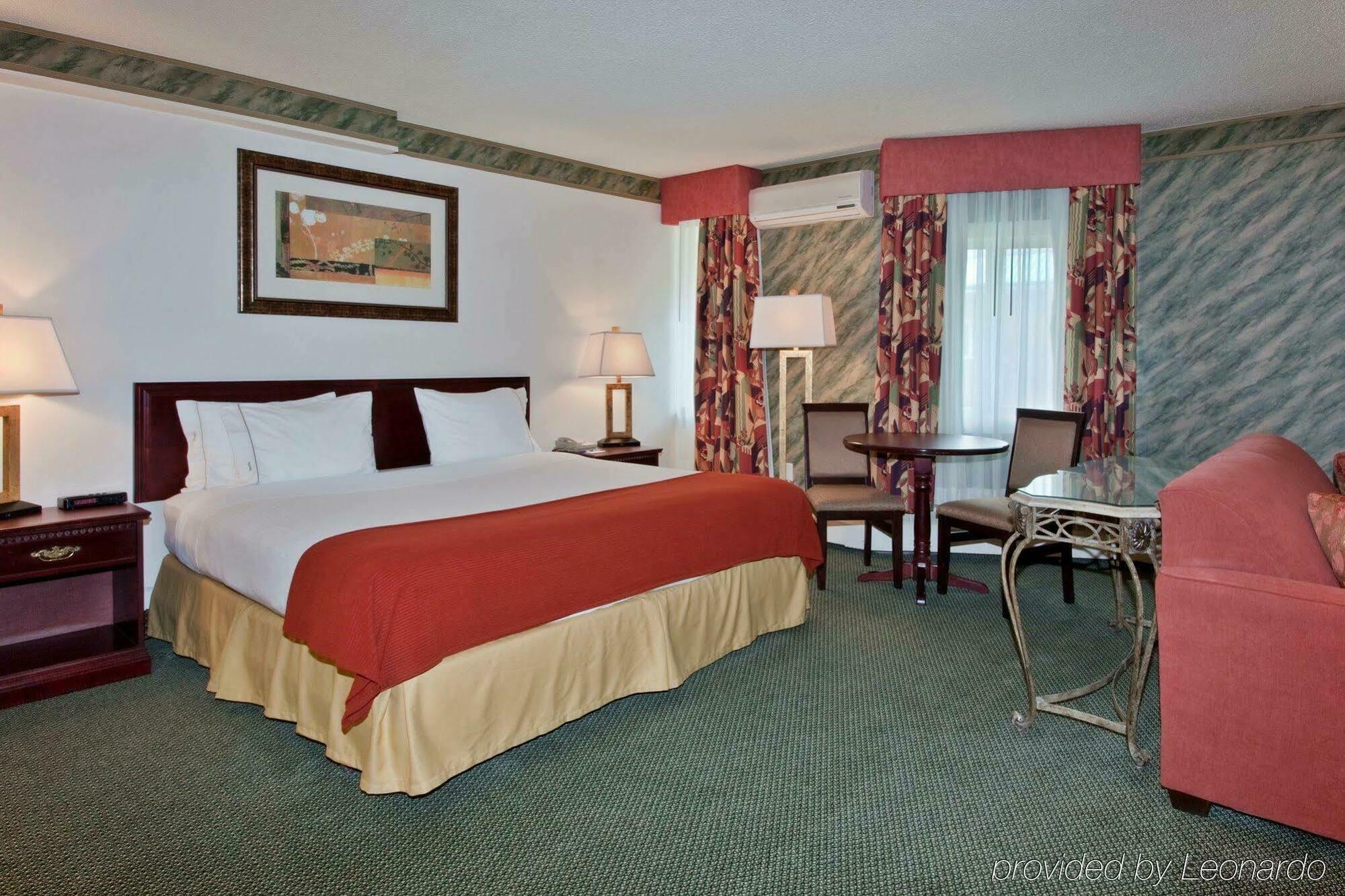 Holiday Inn Express Red Deer By Ihg Room photo
